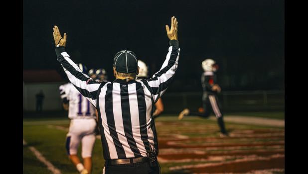 Bryar Ender scores the Falcon’s first touchdown of the game. Photos by Sophie Horgan | Editor